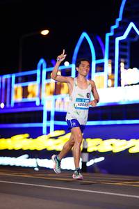 BIB: 40085
                            <button type="button" onclick="openModal(22829728)" class="btn btn-primary btn-sm float-right btn-popup" data-toggle="modal" data-target=".modal-high-quality">
                        <i class="fas fa-shopping-cart"></i> Add to Cart
                    </button>
                                            <button type="button" onclick="isThisMe(22829728, true)" class="btn btn-success btn-sm float-right btn-popup btn-isme hidden" data-toggle="tooltip" data-placement="bottom" title="นี่คือรูปของคุณใช่ไหม คลิกที่นี่เพื่อเอาเข้าอัลบั้ม">
                        <i class="fas fa-plus"></i> Add to album
                    </button>
                    <button type="button" onclick="isThisMe(22829728, false)" class="btn btn-warning btn-sm float-right btn-popup btn-isnotme hidden">
                        <i class="fas fa-ban"></i> Remove from album
                    </button>